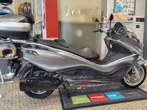 PIAGGIO X 10 GRIGIO