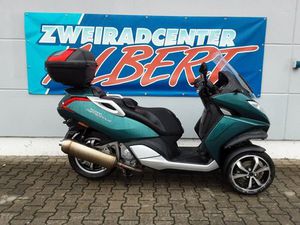 PEUGEOT METROPOLIS BLACK EDITION