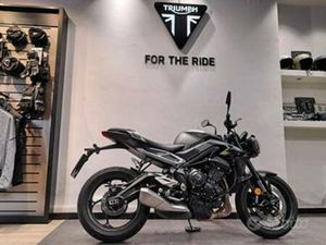 TRIUMPH STREET TRIPLE 765 R
