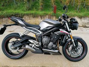 TRIUMPH STREET TRIPLE RS