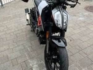 KTM DUKE 125