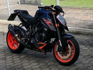 KTM 1290 SUPER DUKE R
