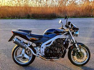 TRIUMPH SPEED TRIPLE 955I NERO