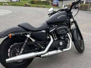 HARLEY-DAVIDSON IRON 883