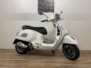 MOTO NEUVE: VESPA GTS 300 HPE SUPER