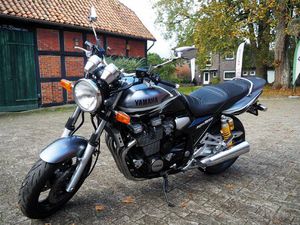 YAMAHA XJR 1300