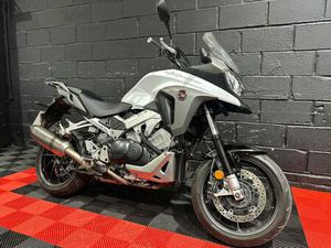 2016 HONDA VFR800X CROSSRUNNER A VENDRE