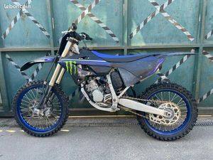 YAMAHA YZ