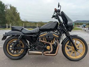 HARLEY-DAVIDSON SPORTSTER 883