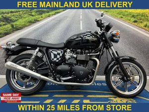 TRIUMPH BONNEVILLE 900