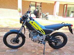 YAMAHA TRICKER XG250 GIALLO