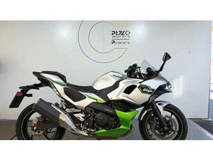 VENDO KAWASAKI NINJA 7 HYBRID (2024 - 25) USATA A CASORIA (CODICE 9854074) - MOTO.IT