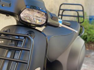 VESPA SPRINT 125 NOTTE (2019) + ACCESSORI