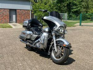 HARLEY-DAVIDSON E-GLIDE ULTRA CLASSIC FLHTCUI