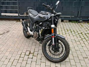 HUSQVARNA SVARTPILEN 125