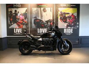 TRIUMPH ROCKET III GT