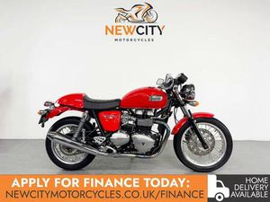 TRIUMPH THRUXTON 900