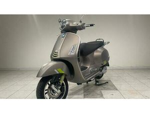VENDO VESPA GTS 125 SUPER TECH (2023 - 24) USATA A GROTTAMMARE (CODICE 9831615) - MOTO.IT
