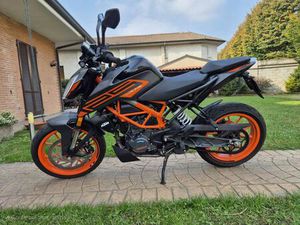 VENDO KTM 125 DUKE (2021 - 23) USATA A LENTATE SUL SEVESO (CODICE 9854044) - MOTO.IT