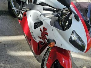YAMAHA YZF R1 RN01 UR R1