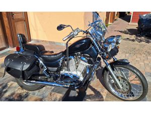 SUZUKI INTRUDER VS 800