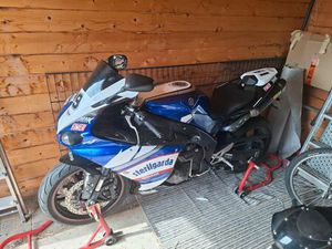 YAMAHA R1 / RN22