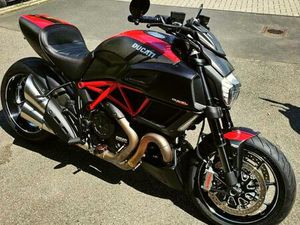 DIAVEL CARBON 1198 RIZOMA TOP 284 KILOMETER ORIGINAL WIE NEU