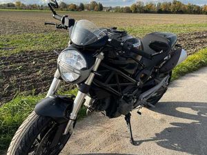 DUCATI MONSTER 696