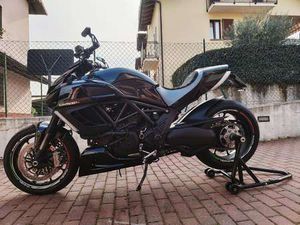 DUCATI DIAVEL CARBON 2011 NERO