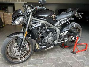 TRIUMPH STREET TRIPLE 765 RS