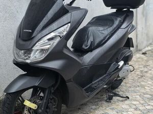 HONDA PCX 125 – EXCELENTE ESTADO! CAMPO DE OURIQUE