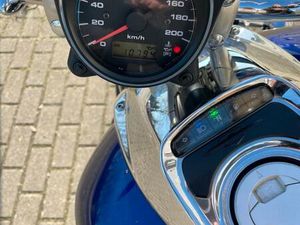 SUZUKI INTRUDER M800/ WENIG KILOMETER