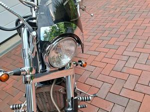 SUZUKI INTRUDER VS 800