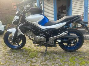 SUZUKI GLADIUS BLAU/WEISS