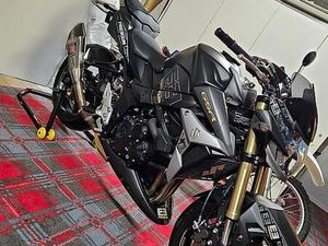 SUZUKI GSR 750 FREEGUN CANTON LUCERNE -