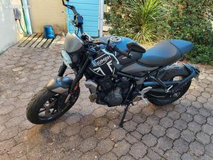 TRIUMPH TRIDENT 660 FULL ABS - 1ERE MAIN