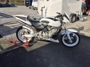 VEND OU ÉCHANGE HORNET 600 PISTE