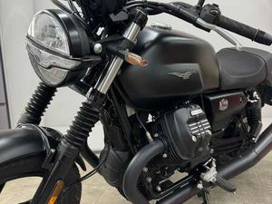 MOTO GUZZI V 7 STONE NERO