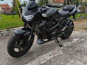 KAWASAKI Z750