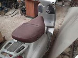 PIAGGIO VESPA 125 ET4 -1999 300 EURO
