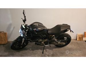 DUCATI MONSTER 821 DARK