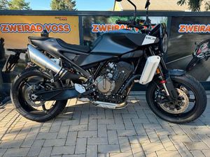 HUSQVARNA SVARTPILEN 801 2024 MIT DYNAMIC PAKET