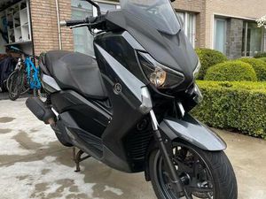 ② XMAX 125 CC GOED ONDERHOUDEN