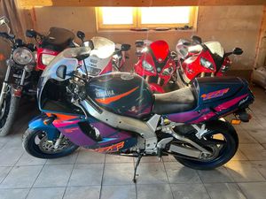 YAMAHA YZF750R - MINT FZR1000 R1 , VFR750