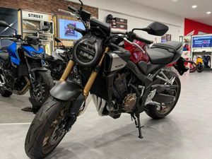 VENDO HONDA CB 650 R E-CLUTCH (2024 - 25) NUOVA A SARZANA (CODICE 9855260) - MOTO.IT