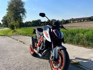 SUPER DUKE 1290 AKRAPOVIC AUSPUFF