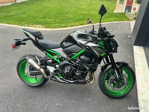 KAWAZAKI Z 900
