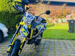 HUSQVARNA 701 SUPERMOTO