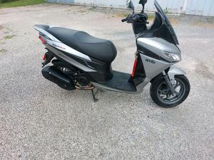 APRILIA ROLLER SXR 50 S