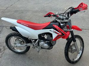 HONDA CRF 125F DIRT BIKE